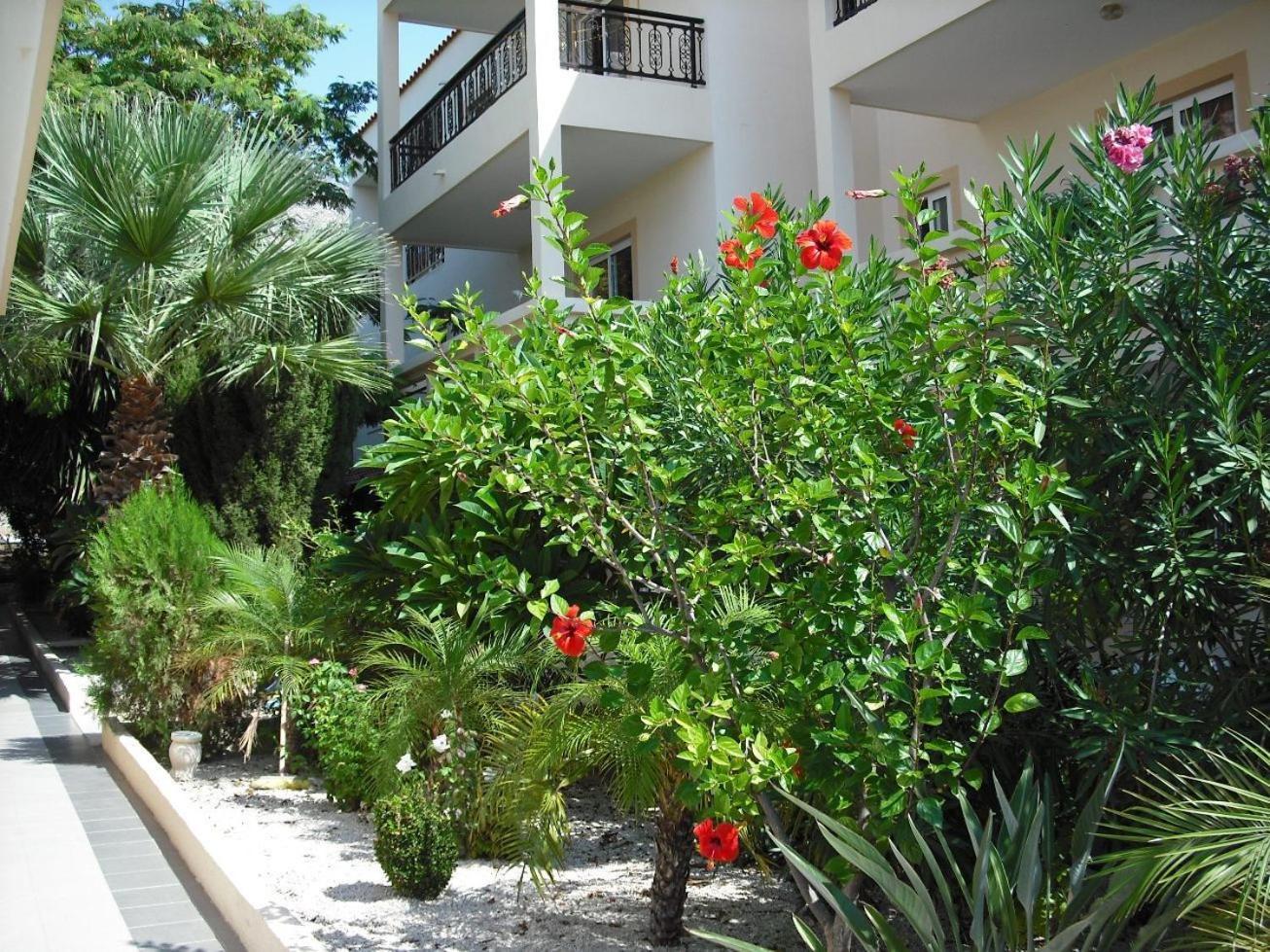 Summer Memories Aparthotel Pefki Екстериор снимка