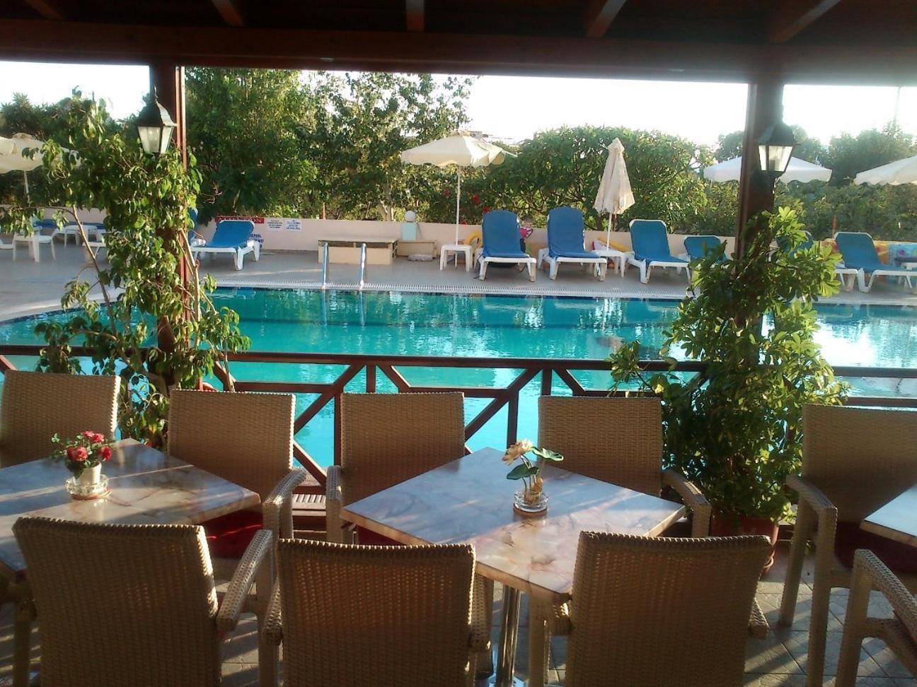 Summer Memories Aparthotel Pefki Екстериор снимка